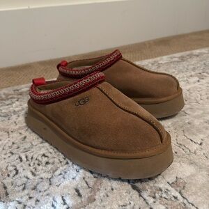 Ugg Tazz Slipper in Chestnut